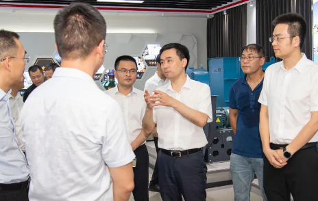 聚英環(huán)保:金進(jìn)富赴企業(yè)調(diào)研經(jīng)濟(jì)穩(wěn)進(jìn)提質(zhì)工作時強(qiáng)調(diào):穩(wěn)生產(chǎn)強(qiáng)創(chuàng)新拓市場 為“兩個先行”打下堅(jiān)實(shí)基礎(chǔ)